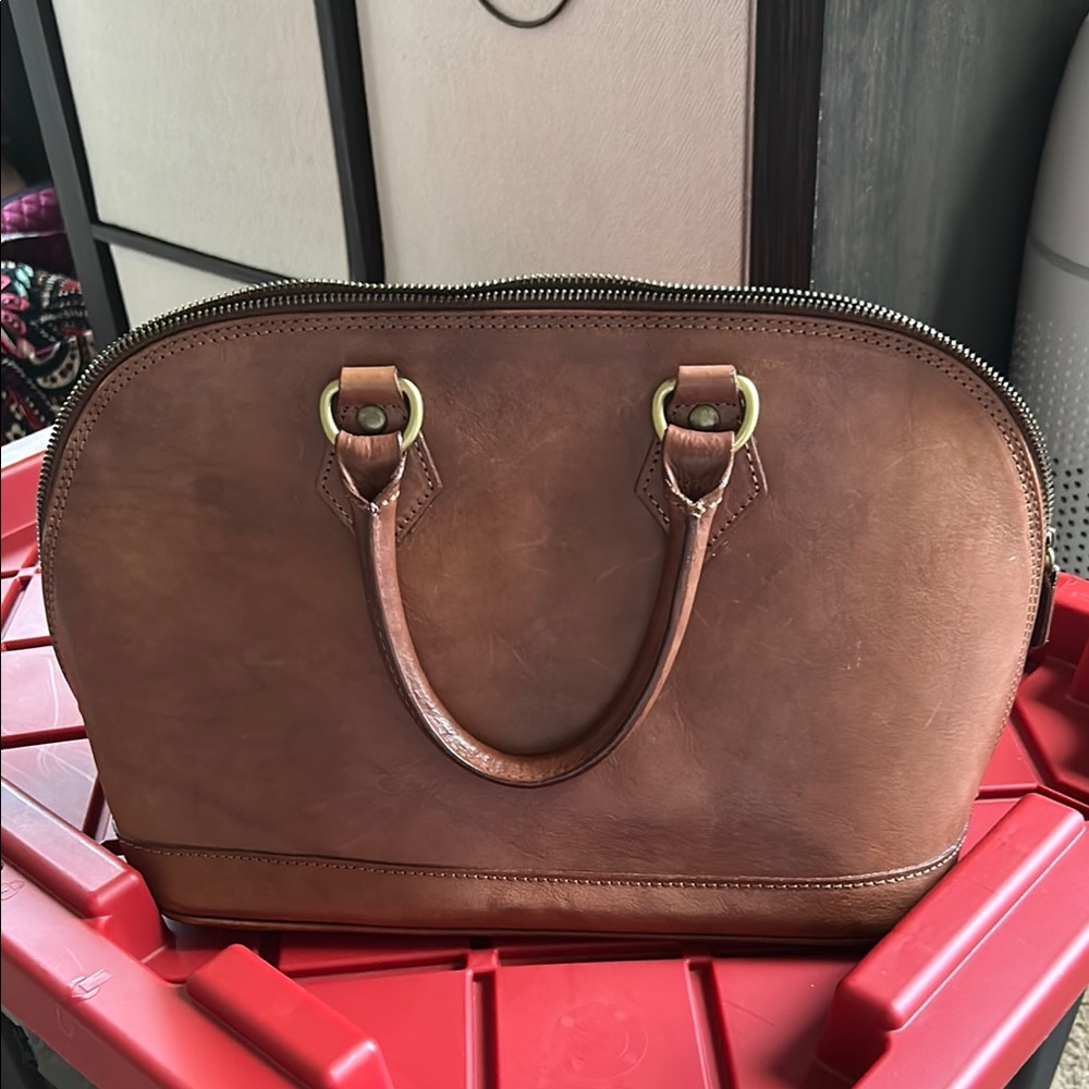 ***BRAND NEW*** I Medici Elegant Brown Leather Handbag